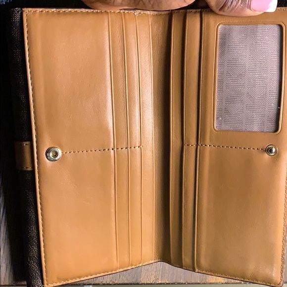 MK Handbag w/ Matching Wallet - Picture 4 of 8